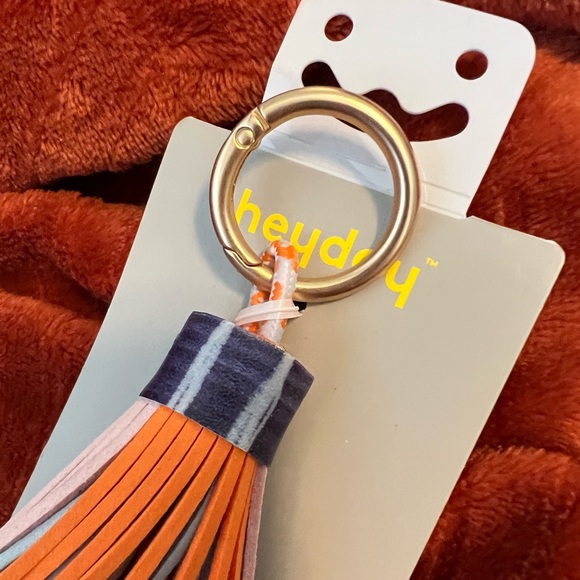 🧡10 for $20🧡 Heyday Tassel Keychain USB cable/ multicolored - Picture 3 of 9